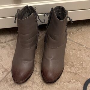 Stylish Gray Ankle Boots for Women